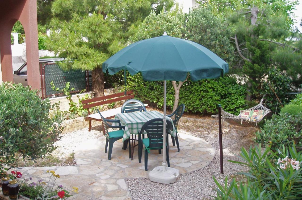 Apartments By The Sea Nemira, Omis - 5884 Tice Exterior photo
